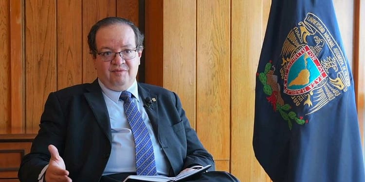 Han estado surgiendo diversas opiniones sobre el sentido que tiene la elección del secretario general de nuestra alma mater, el Dr. Leonardo Lomelí Vanegas. Foto: https://www.fundacionunam.org.mx/rostros/leonardo-lomeli-parte-de-la-academia-mexicana-de-ciencias/. Fundación UNAM.