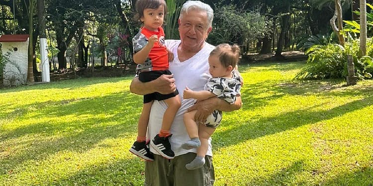 cuantos nietos tiene amlo portada