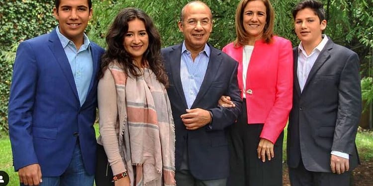 a que se dedican los hijos de felipe calderón portada