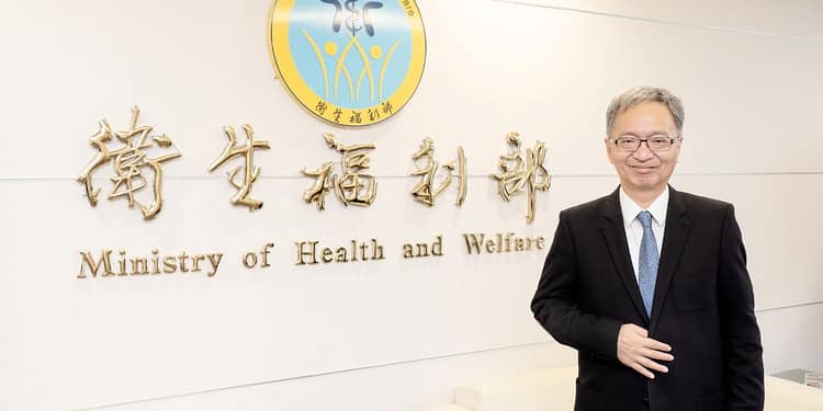 Taiwán se ha dedicado arduamente a alcanzar la cobertura sanitaria universal y ha mejorado constantemente la calidad de la atención sanitaria durante las últimas décadas, de acuerdo con las recomendaciones de la OMS. Foto: Dr. Hsueh Jui-yuan. Ministro de Salud y Bienestar. República de China (Taiwán)