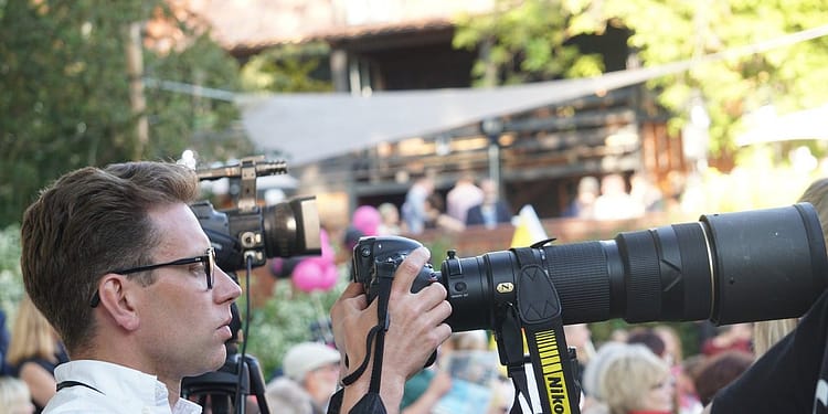 El aumento del autoritarismo, los conflictos y las amenazas a la libertad de prensa están haciendo que una creciente cantidad de periodistas huyan de sus países de origen. Foto: Pixabay.