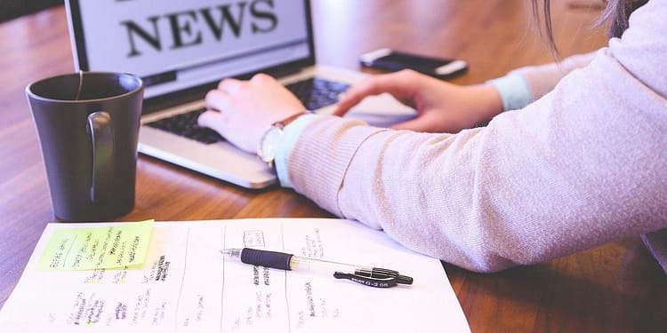 El mundo está inundado de mentiras y distorsiones, en gran medida debido al auge de las redes sociales y las plataformas digitales. Foto: Pixabay.