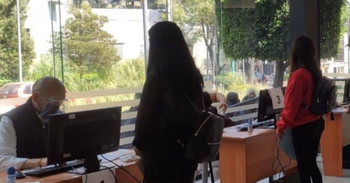 escuela por escuela