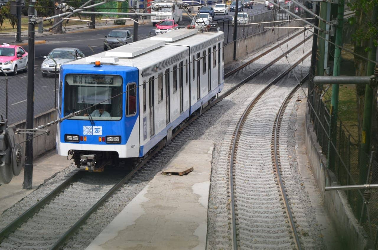 horario tren ligero 1 de enero 2023