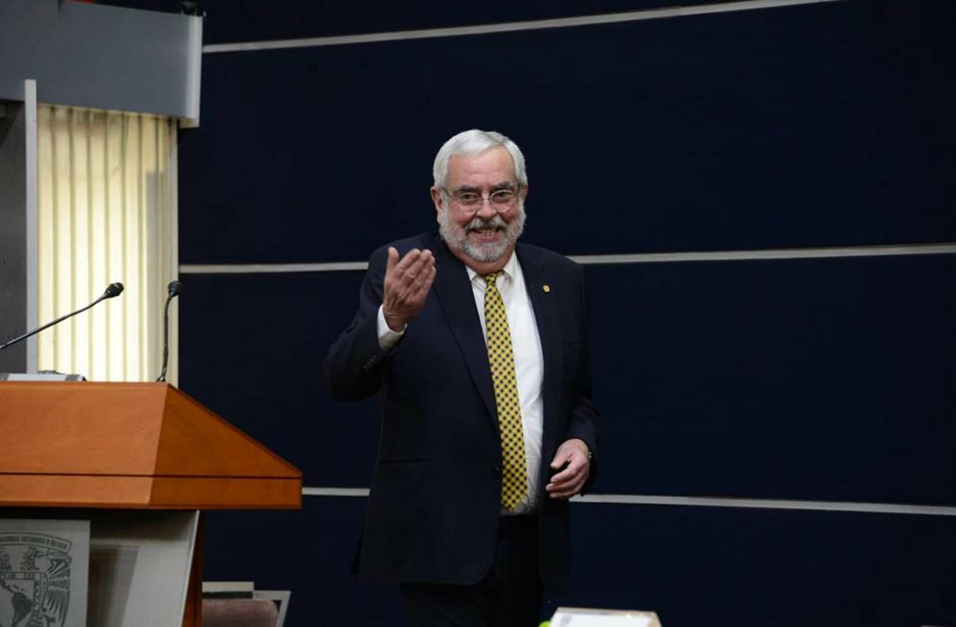 Tunden a Enrique Graue por tibio ante caso de Yasmin Esquivel w