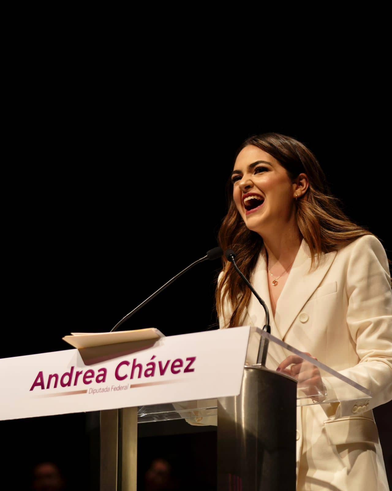 morena jovenes 2