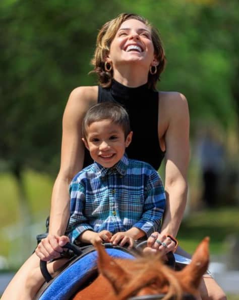 Mariana Rodríguez y el niño Lalo Foto: Instagram