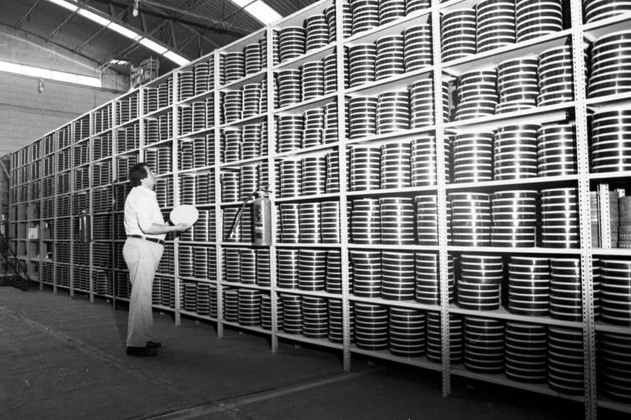 La reinauguración de la Cineteca Nacional sucedió el 27 de enero de 1984 y ya contaba con bóvedas más seguras para almacenar material fílmico. FOTO: @CinetecaMexico