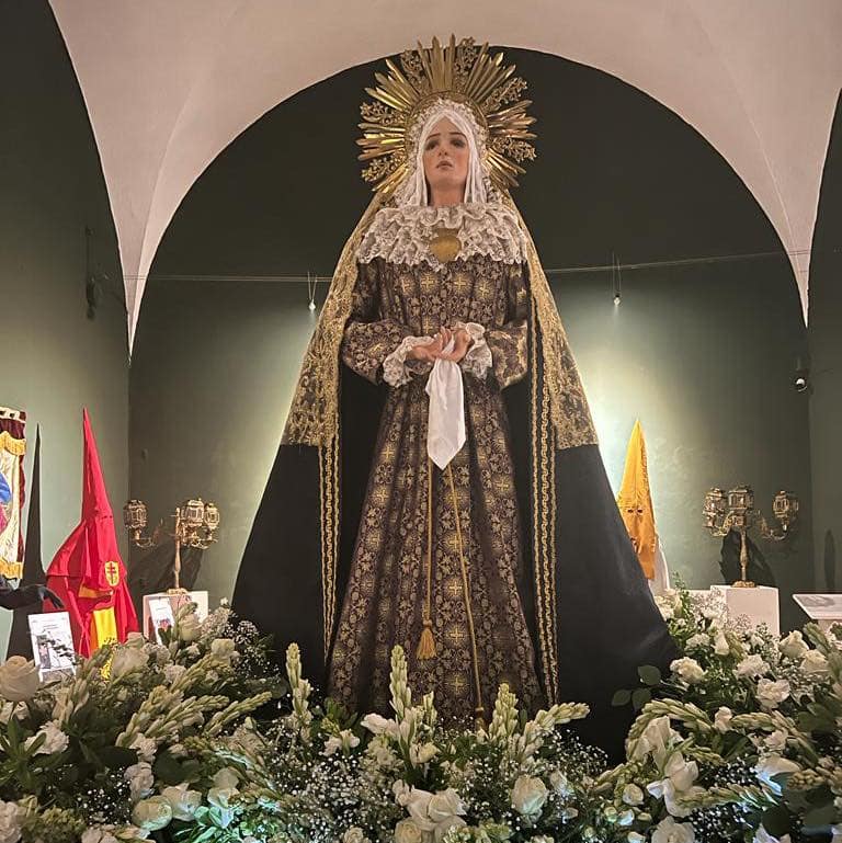 figura de la Virgen de Nuestra Señora de la Soledad.