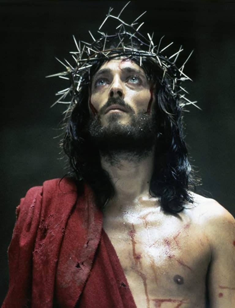 Robert Powell El actor que se convirtió en el rostro de Jesús de Nazaret portada 654