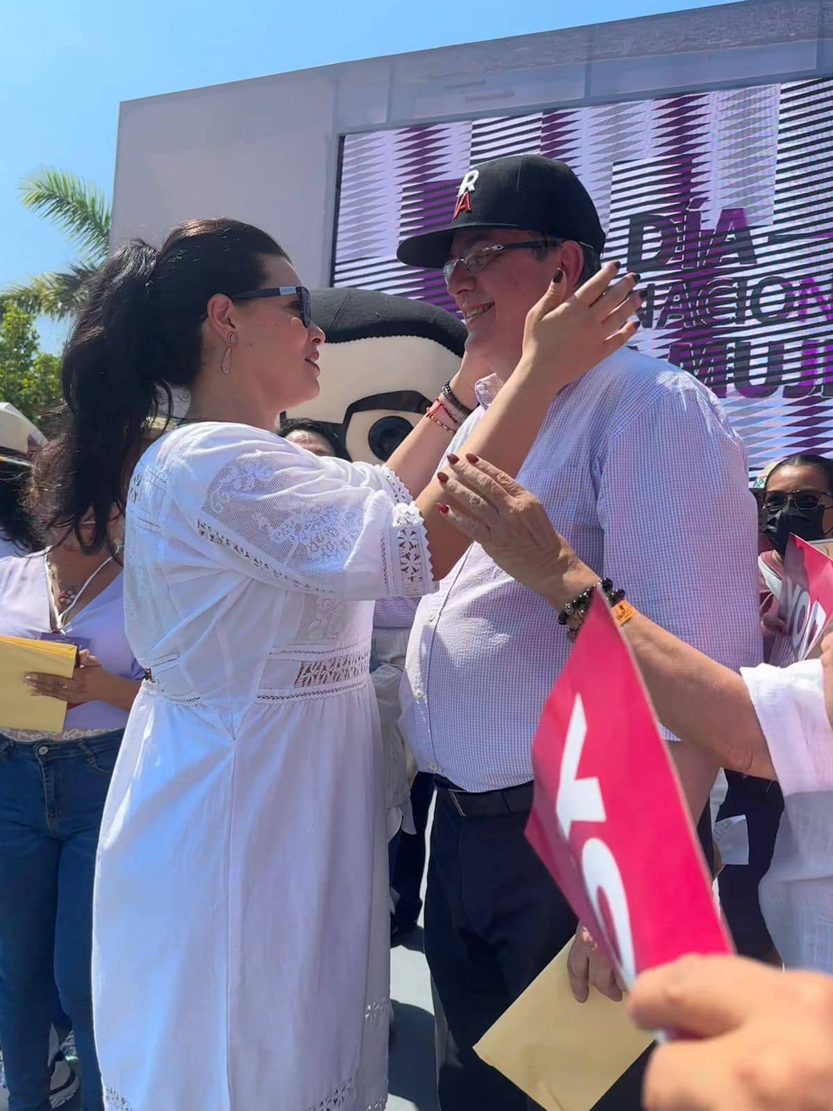 quien es rosalinda bueso esposa de Marcelo Ebrard honduras edad hijos portada 2