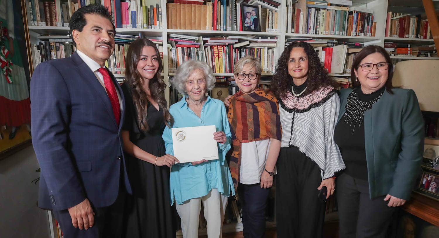 Eleną Poniatowska recibirá la Medalla Belisario Domínguez.