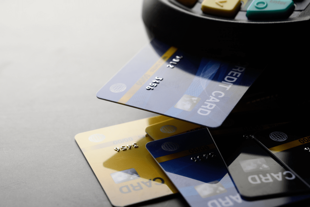 Dependiendo del banco, una cuenta puede estar inactiva desde 3 meses hasta 6 años, por lo que es necesario cancelarlas para no pagar comisiones extra. FOTO: Freepik