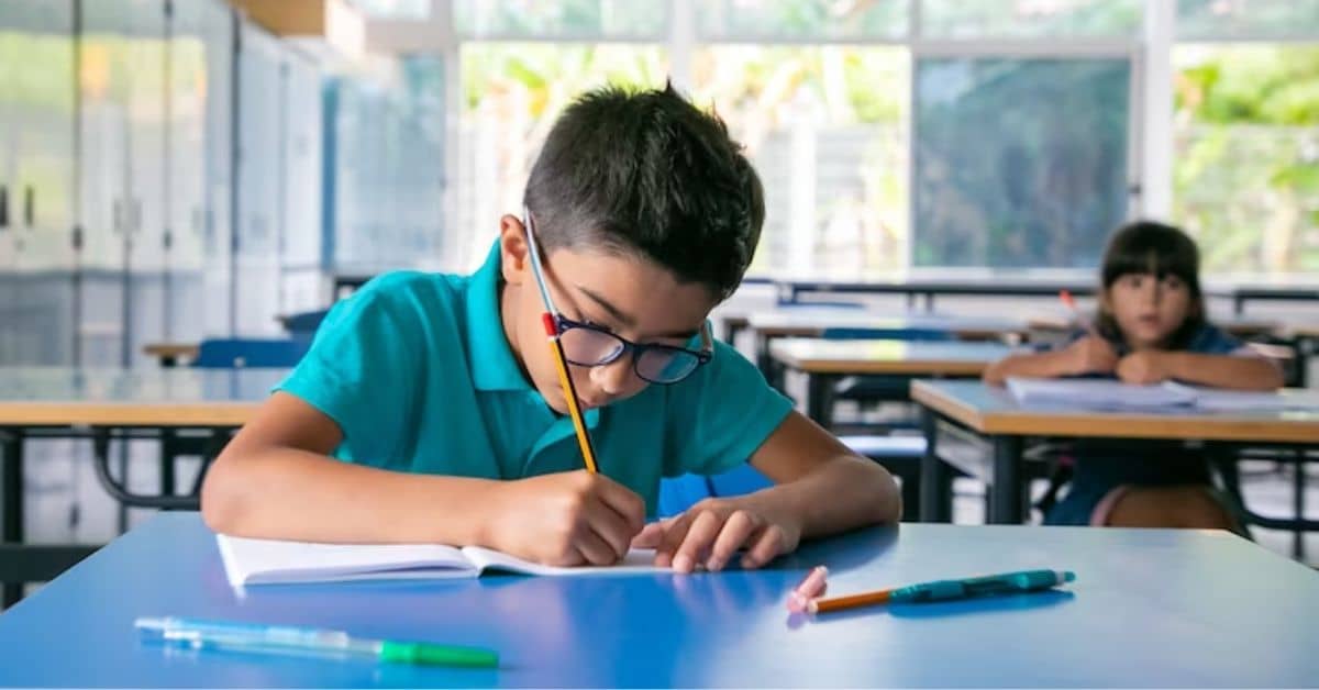Hay clases el viernes 19 de mayo 2023
