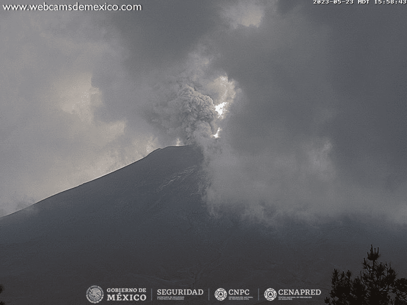 La ceniza del volcán hace daño