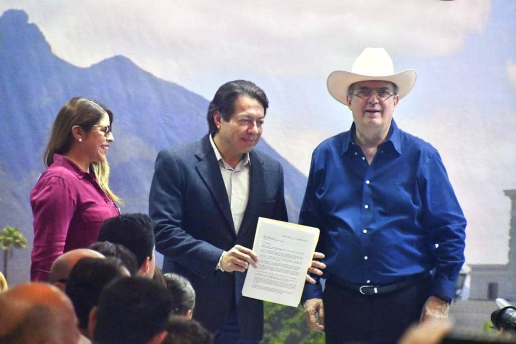 Marcelo Ebrard le entrega una carta a Mario Delgado sugiriendo algunos lineamientos para seleccionar al candidato de 2024.