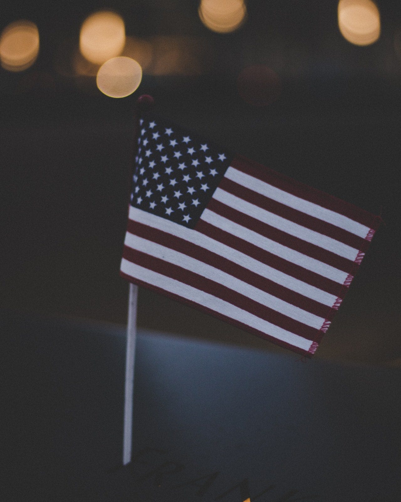 Con el tiempo, más votantes republicanos han llegado a dudar de la mentira de la elección de Trump y han aceptado a Biden como presidente legítimo. Foto: Pexels.