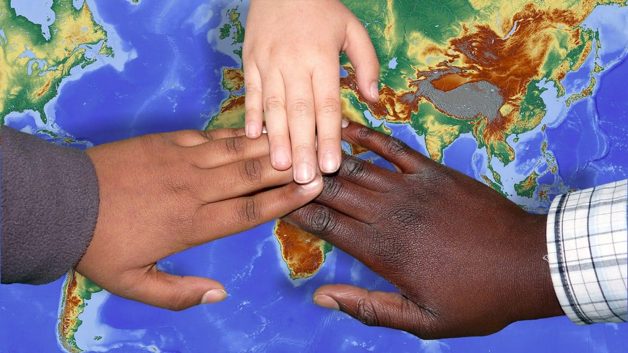 Reducir la desigualdad mundial es esencial para un futuro sostenible. Foto: Pixabay.