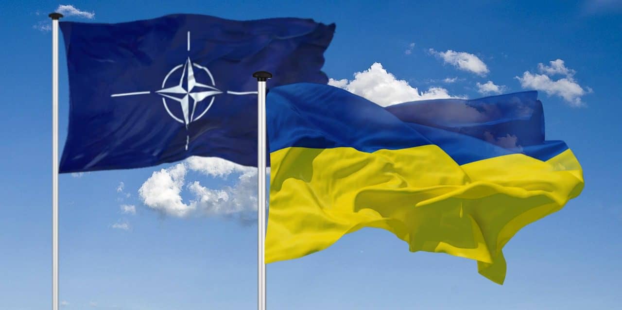 El hecho es que la OTAN es una alianza de defensa. Por definición, si un miembro está en guerra, todos los miembros lo están. Dados los riesgos de una guerra OTAN-Rusia, entre los que destaca la amenaza de una escalada nuclear, la cautela de Biden y de la OTAN resulta tranquilizadora. Foto: Pixabay.