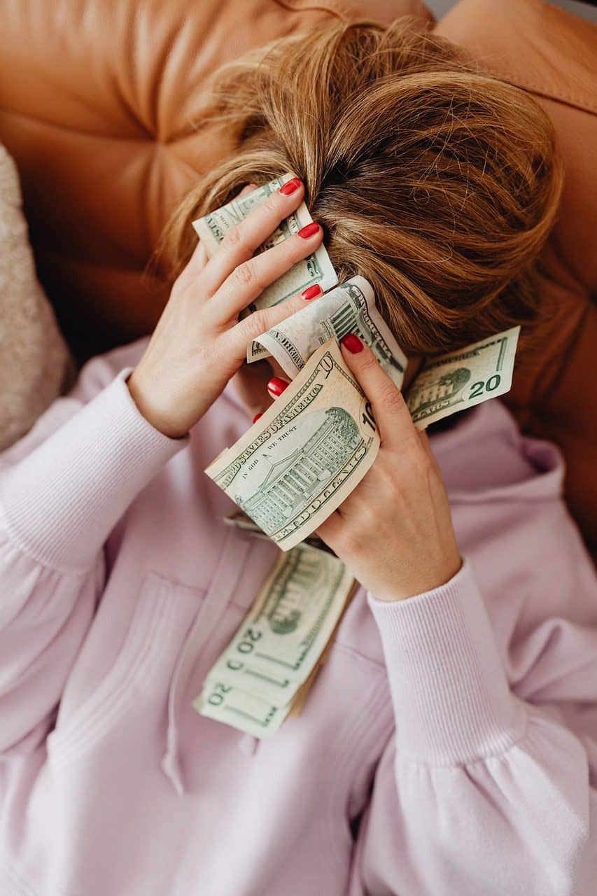Estados Unidos se encuentra hoy en día en una situación económica inusualmente buena: no hay recesión a la vista. Pero parece estar soportando una “vibecesión”: las encuestas de opinión pública muestran una amplia insatisfacción con la economía y la gestión del presidente estadounidense Joe Biden. ¿Qué explica esta desconexión entre desempeño y percepción? . Foto: Pixabay.