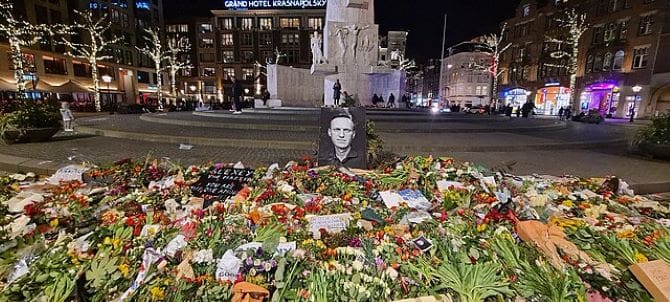 Navalny, que murió el 16 de febrero en una colonia penal del Ártico, enfrentó un dilema al que todos los disidentes políticos deben enfrentarse: vivir en el exilio y desaparecer en la oscuridad, o enfrentar un régimen opresivo y correr el riesgo de terminar mártir. Foto: Wikimedia.
