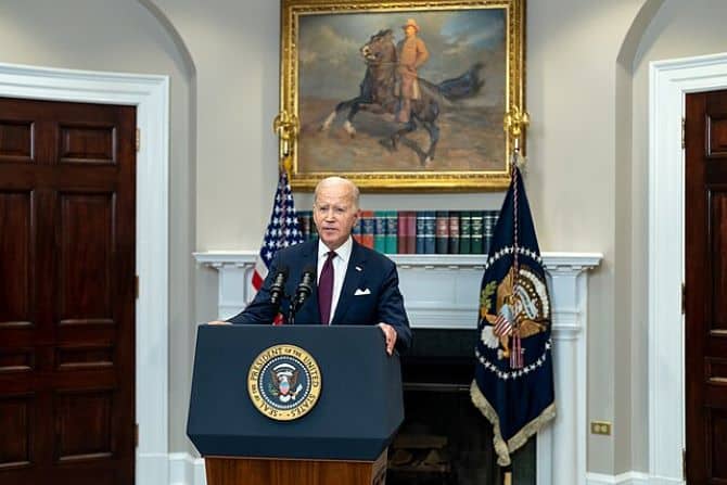 Muchos comentaristas políticos han criticado a Kennedy por lanzar una campaña saboteadora que podría alejar a los demócratas desencantados del presidente Joe Biden y entregar la Casa Blanca a Donald Trump. Foto: Wikimedia.