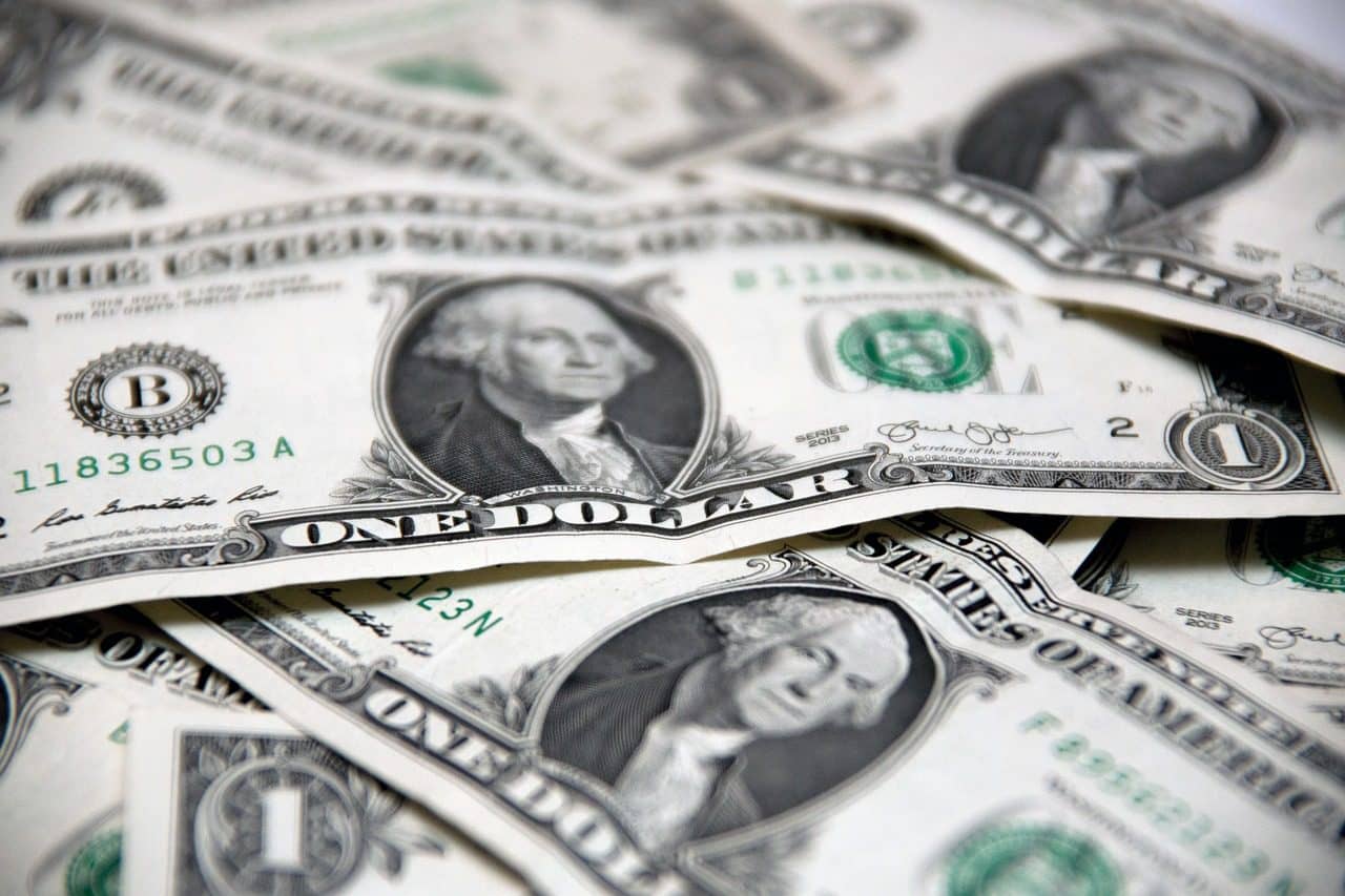 La economía estadounidense ha demostrado ser notablemente resiliente, con un mercado laboral al rojo vivo y precios de las acciones en alza que impulsan la confianza de las empresas y los consumidores y estimulan la demanda interna. Foto: Pixabay.