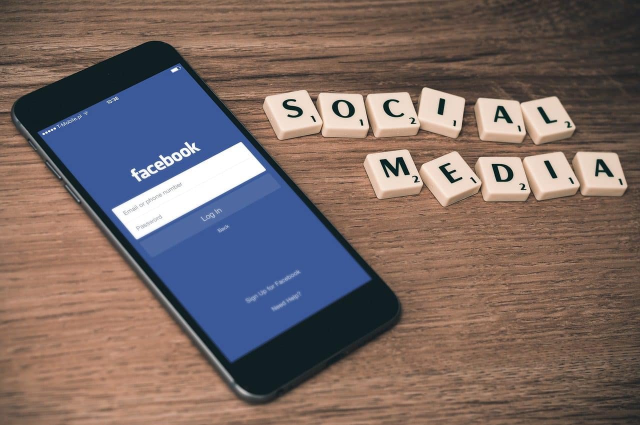 Las esperanzas de la inteligencia artificial superan incluso las de Facebook en sus inicios. Foto: Pixabay.