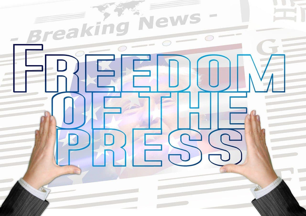 El periodismo profesional independiente —tanto local como internacional— es incluso más importante en estos tiempos en que la mala información y la desinformación inundan el dominio público. Foto: Pixabay.