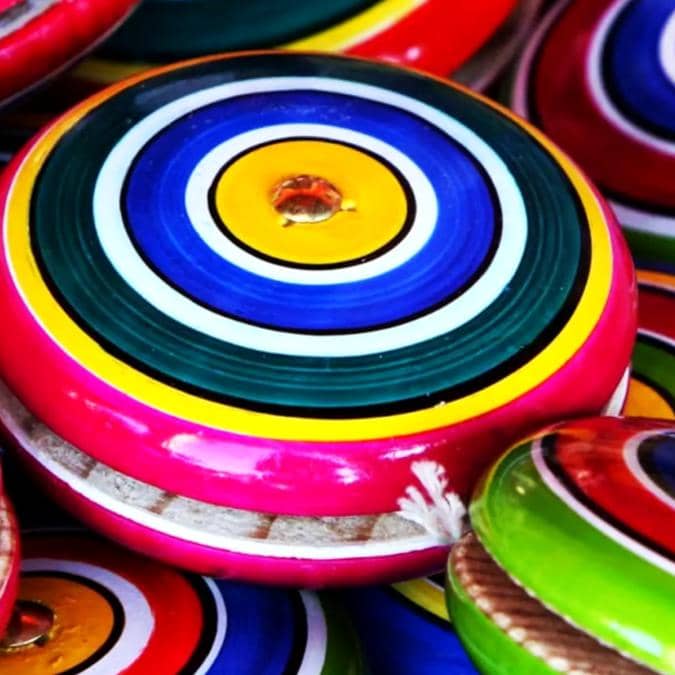 Juguetes-de-madera-tradicionales-Yoyo