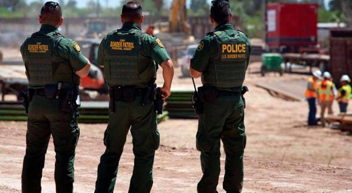 patrulla-fronteriza-abandona-migrantes-desierto