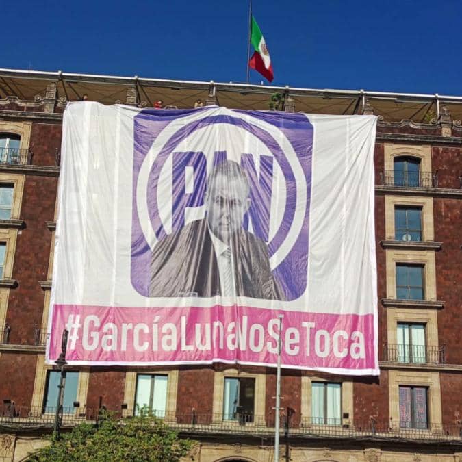 Lona-García-Luna-marcha-INE