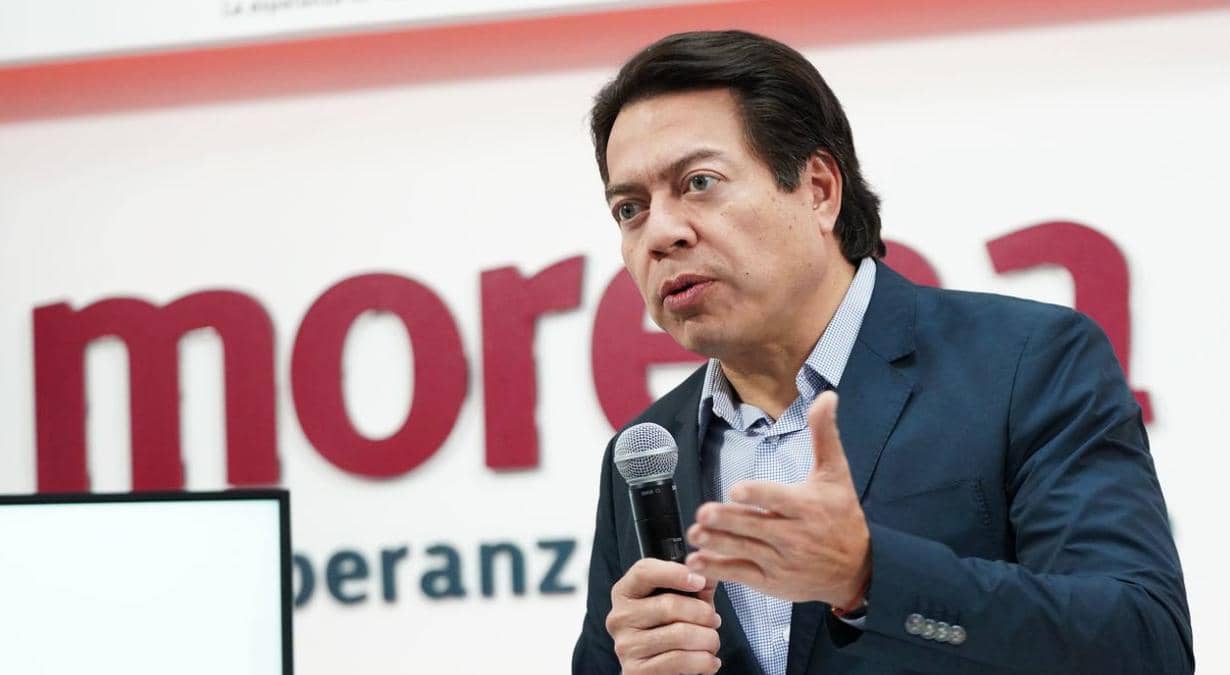 Mario-Delgado-retiro-espectaculares-Coahuila