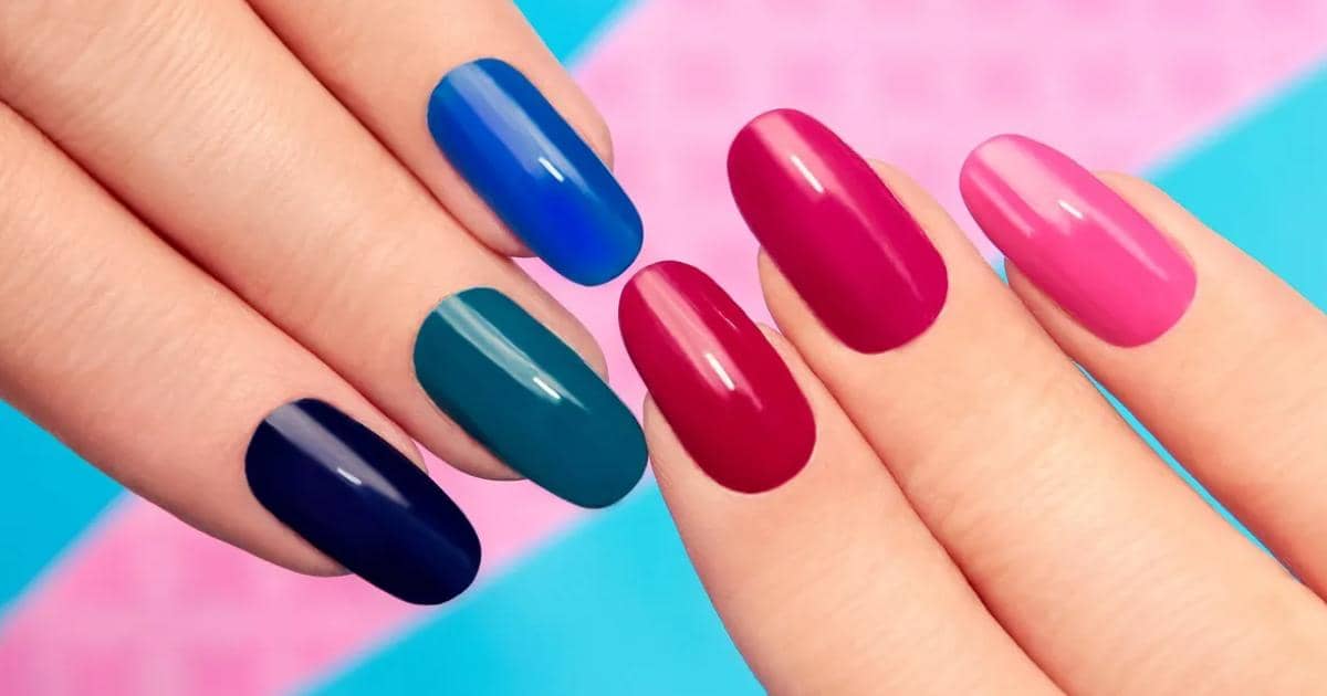 Colocación-Uñas-postizas-acrílicas-2