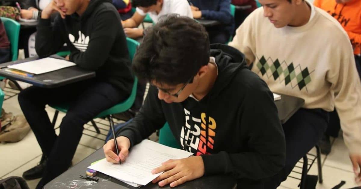 beca continuación de estudios UAM