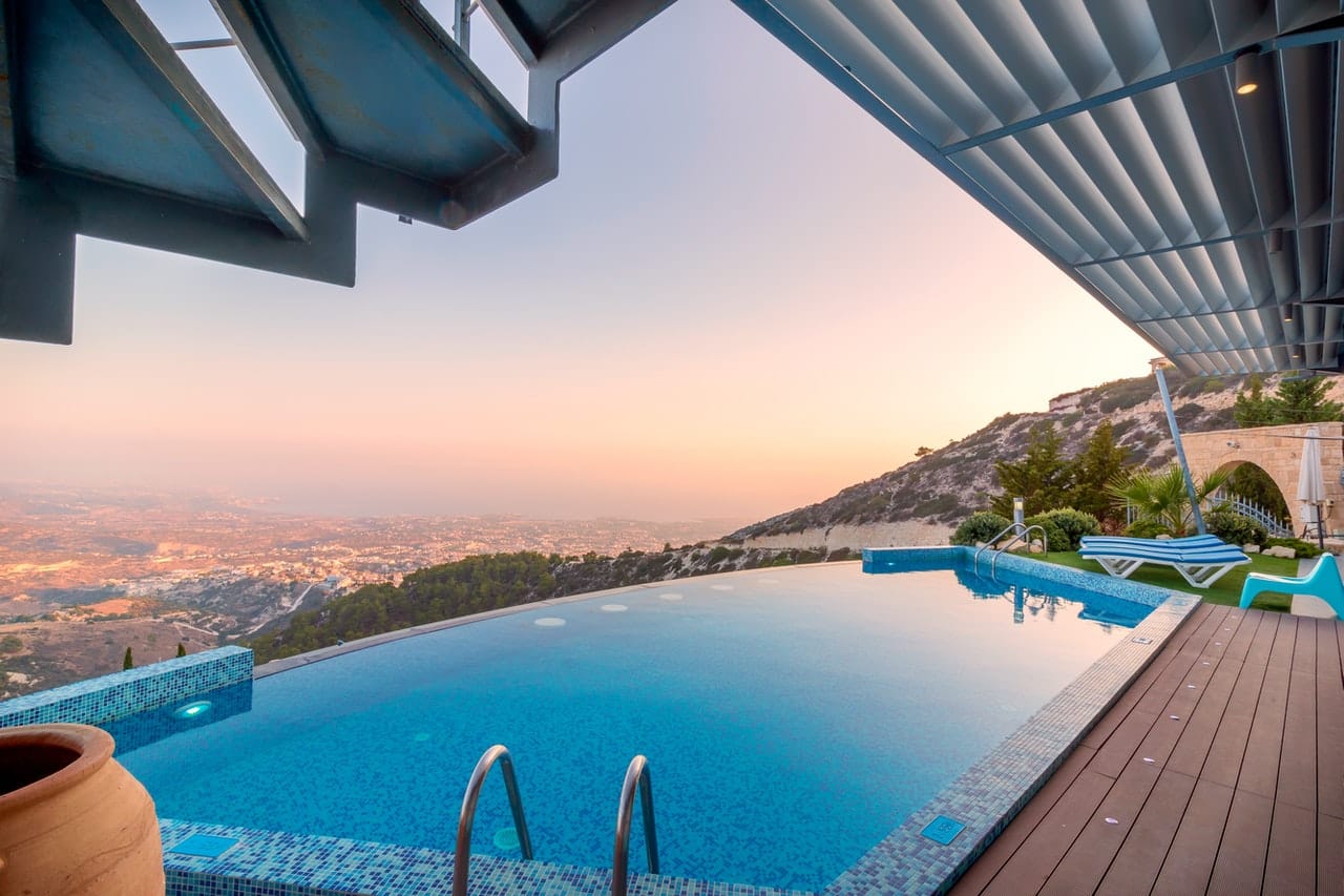 Hay algunos hoteles que piden reservación | Foto: Pexels