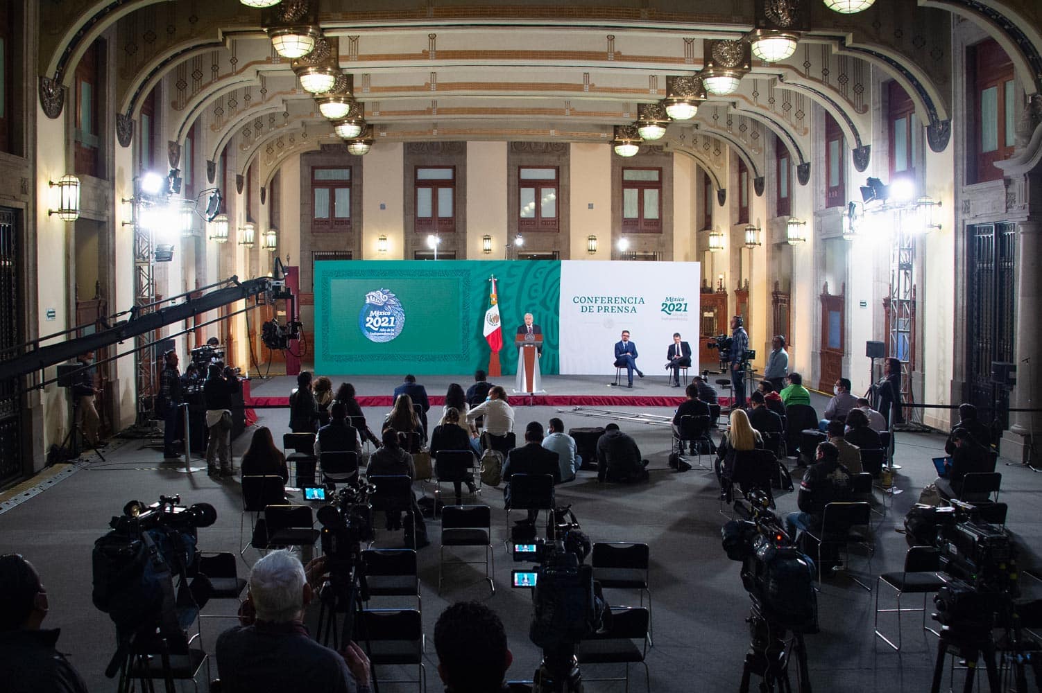 AMLO lanzó las mañaneras con el propósito expreso de romper el cerco informativo | Foto: