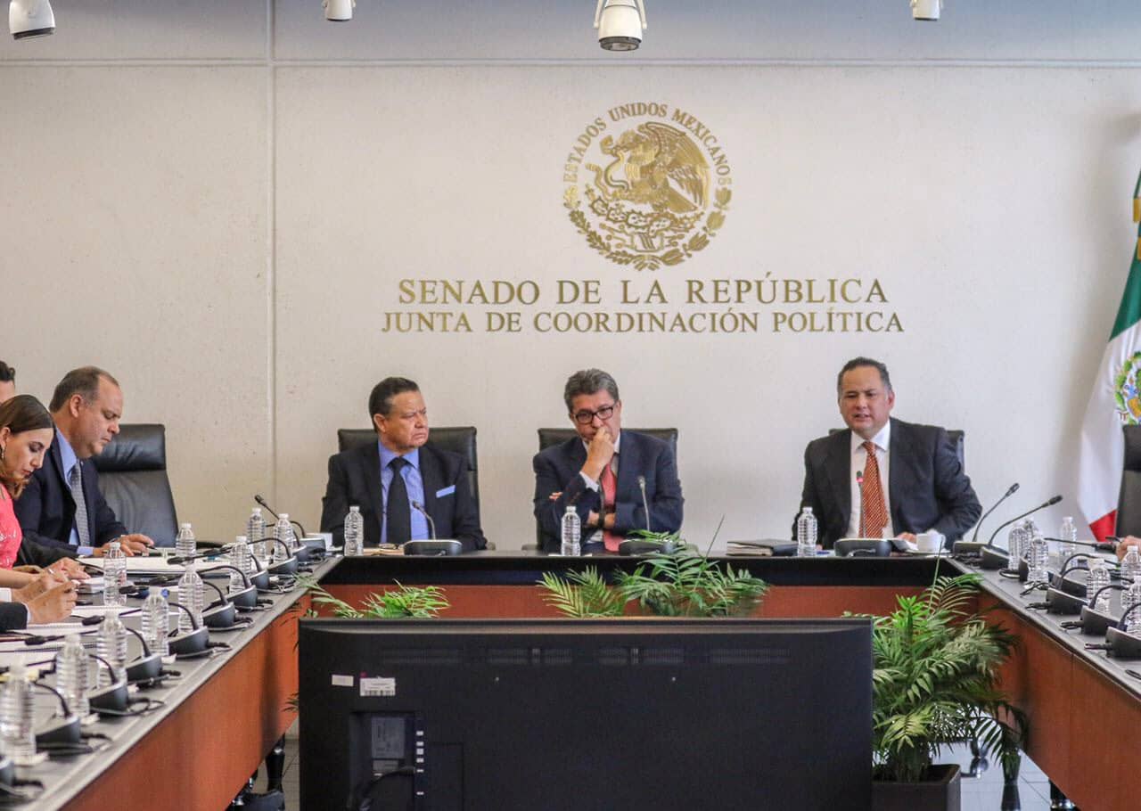 ¿Quién busca a Santiago Nieto portada 4