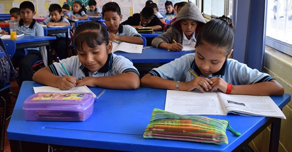 Uniformes y útiles escolares 2022 CDMX
