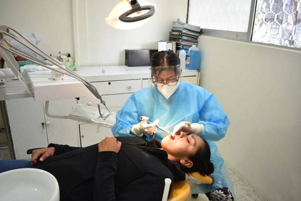 Los servicios de salud gratis en Edomex incluyen el cuidado de la higiene bucal | Foto: Gobierno Edomex