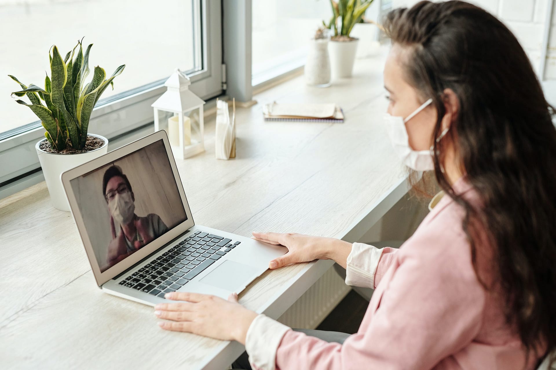 Se debe preferir el trabajo en casa para prevenir contagios de Covid-19 | Foto: Pexels