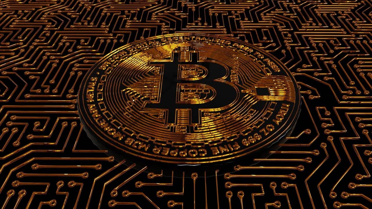 Donald Trump que ordena a la Reserva Federal crear una reserva estratégica de criptomonedas , las grandes tecnológicas, que buscan ofrecer finanzas en la nube sin restricciones fuera de los mercados financieros tradicionales, necesitan más que nunca justificar la fusión de su capital en la nube con los servicios financieros. Foto: Pixabay.